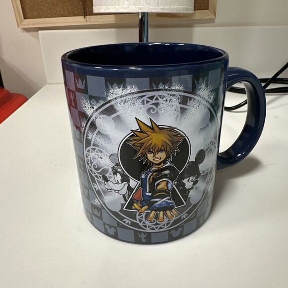 Disney Kingdom Hearts 20 oz Ceramic Coffee Mug Cup Sora Keyhole Mickey Goofy‎ - Picture 1 of 4